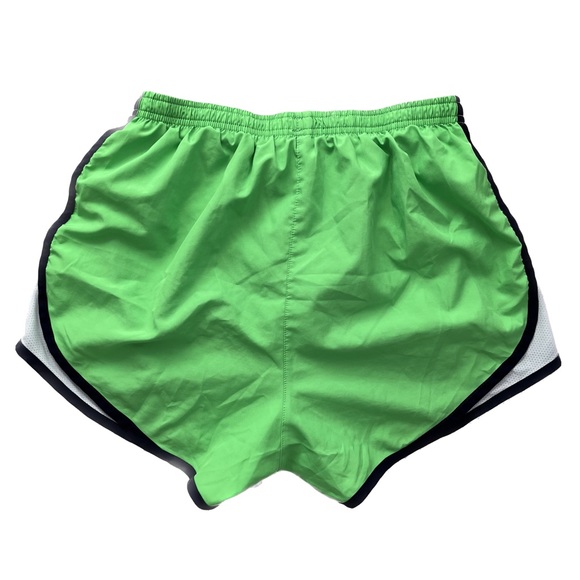 Nike Dri-Fit green shorts - Picture 2 of 3